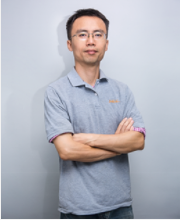 成都石室天府中學(xué)國際部錢江明圖片