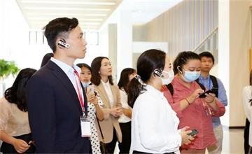 上海青浦區(qū)協(xié)和雙語學校歡迎專業(yè)精湛的老師們加盟圖片
