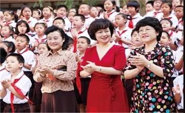 熱烈祝賀北京市芳草外國語學校蘇國華校長連任北京市教育學會監(jiān)事圖片