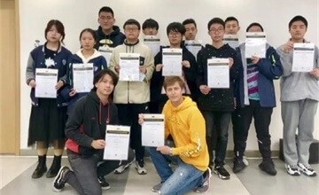 喜訊！上海常青藤學(xué)校融合高中部學(xué)生在 AMC 澳大利亞數(shù)學(xué)競賽中獲獎圖片