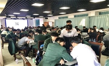 江蘇省震澤中學(xué)國際部丨沖擊頂級賽事 勇攀國際巔峰圖片