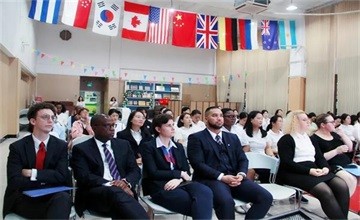 北京力邁中美國際學(xué)校中外方班主任師德師風(fēng)教育故事演講展示圖片