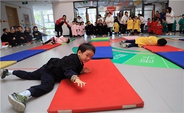 新英才學(xué)校青蛙一家運(yùn)動(dòng)會(huì)圖片