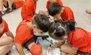 清瀾山夏?！鹎迦A畢業(yè)精英玩“建筑搭建”，玩轉(zhuǎn)思維力圖片