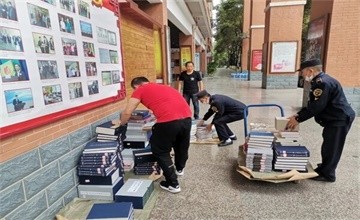 貴陽市第一中學(xué)國際班：滿園書香生雅風(fēng)圖片