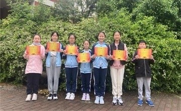 合肥世界外國語學校小學部舉辦立德普法手抄報比賽圖片