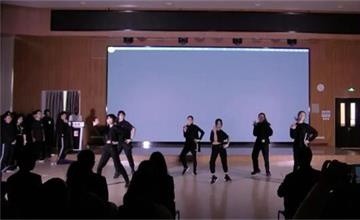 北京市第八十中學(xué)國際部以“身份認(rèn)同”為主題的藝術(shù)作品展示——舞蹈篇圖片