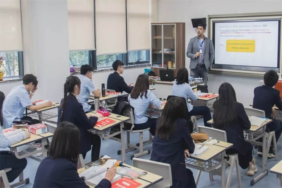 上海師大附二外學校教室圖片02