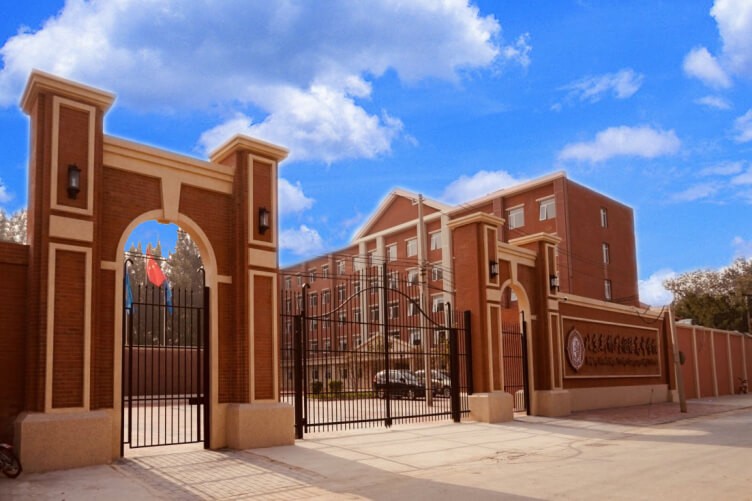 北京新橋外國語高中學校校園建筑圖片01