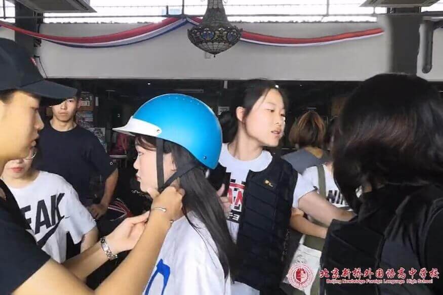 北京新橋外國(guó)語高中學(xué)校課外拓展之馬術(shù)訓(xùn)練圖片04