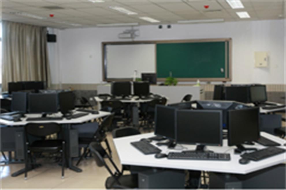 北京師范大學(xué)附屬中學(xué)國際部計算機教室圖集