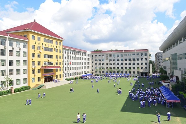 東北師范大學(xué)附屬中學(xué)IB國際課程實(shí)驗(yàn)班運(yùn)動(dòng)會(huì)圖集03