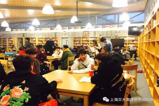 上海交大南洋中學(xué)國際部課堂學(xué)習(xí)圖片02