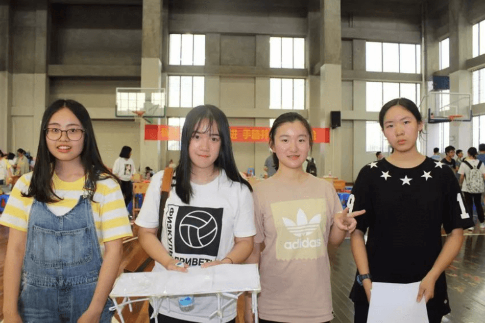 廣西師范大學(xué)附屬外國(guó)語(yǔ)學(xué)校國(guó)際部科技創(chuàng)新活動(dòng)圖集03