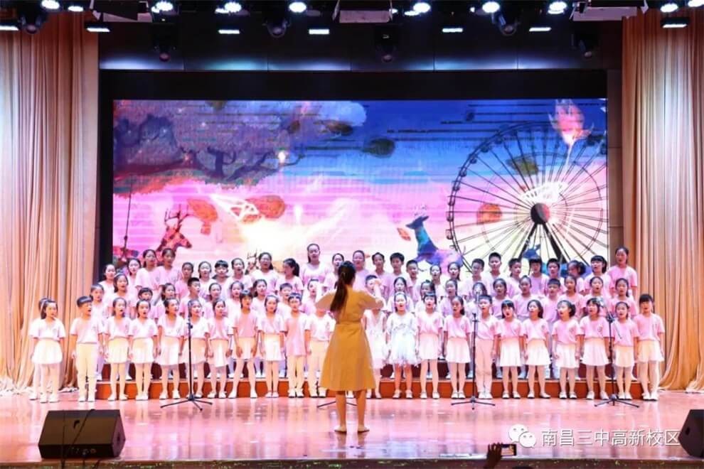 南昌市第三中學(xué)國際部合唱團(tuán)圖集