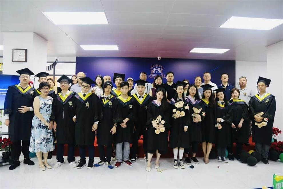 上海北美學(xué)校2020畢業(yè)典禮圖片06
