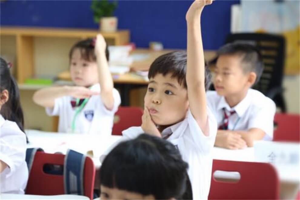 上海青浦區(qū)世界外國語學校課堂學習圖集