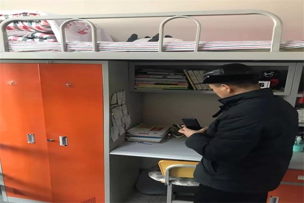 哈爾濱順邁華美外國語學校教師檢查宿舍衛(wèi)生圖集01