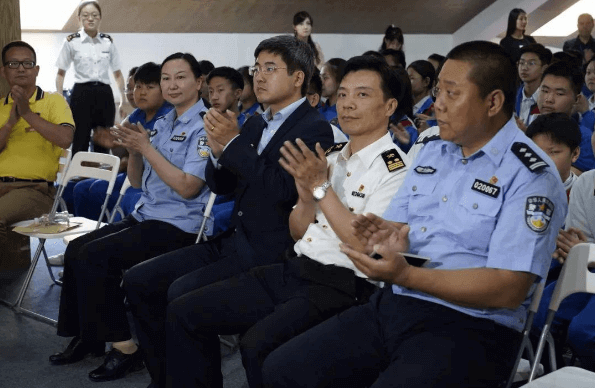 天津美國(guó)法拉古特禁毒宣傳教育活動(dòng)來(lái)賓圖片