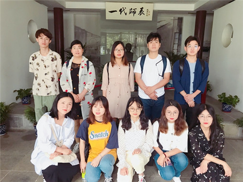 江蘇省前黃高級(jí)中學(xué)國(guó)際分校新教師合影圖片