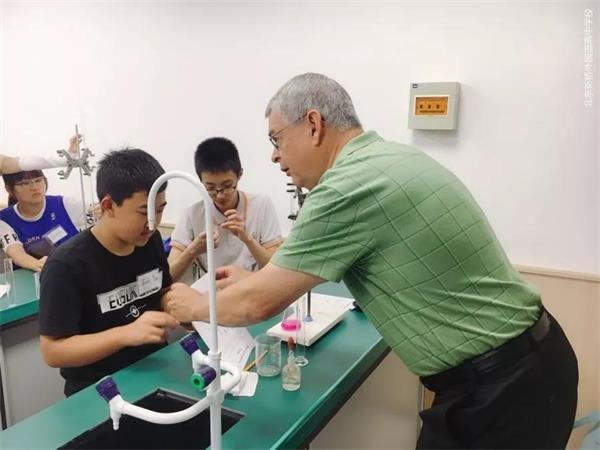 北京新橋外國語高中學校2018新橋中美體驗營續(xù)圖片1