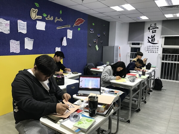 北京市新英才學(xué)校漢語中心環(huán)保月主題班會2