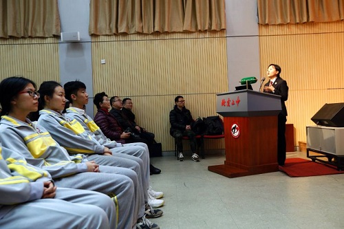 北京二中開學第一課---從“破窗理論”談高中生自護意識3