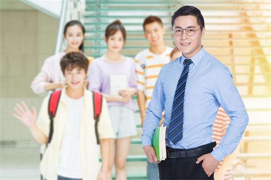 國際學(xué)校學(xué)生與老師圖片