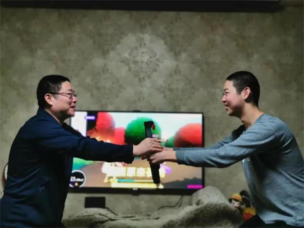 疫情期間，我和爸媽成了“老鐵圖片2