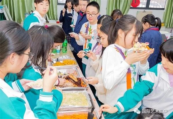 省實(shí)越秀學(xué)校國際部火雞面活動圖片3