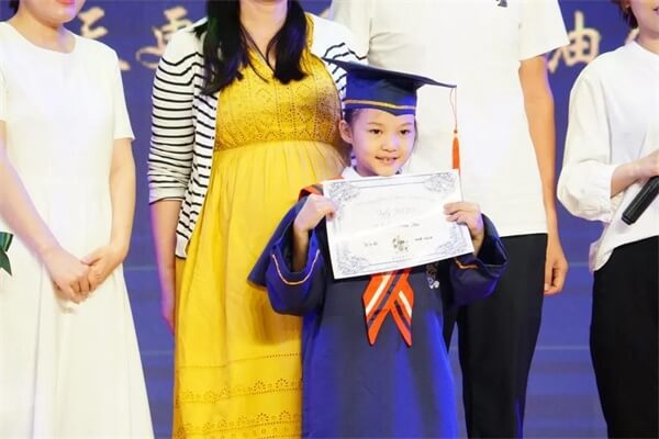 青島赫德雙語學(xué)校：幼兒園畢業(yè)禮|愿每一個小小的你，都擁有大大的未來04