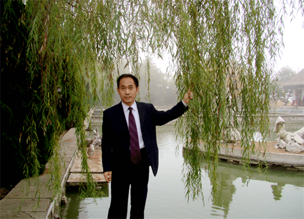 中國赴烏茲別克斯坦抗疫醫(yī)療組組長王萬春教授到南昌二中中加高中宣講 03