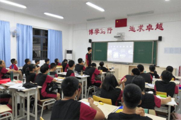 長沙麓山中加學校國際課程中心：踐行垃圾分類，共創(chuàng)美好家園02
