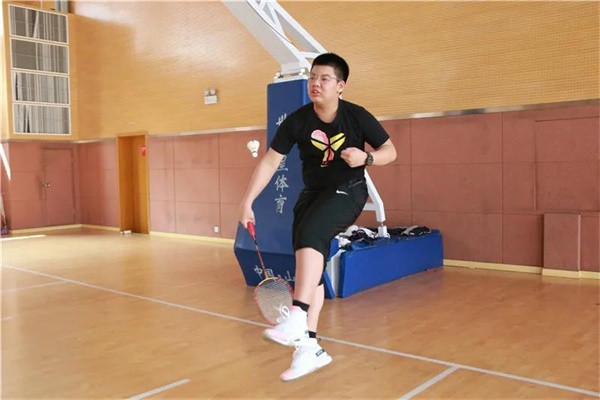 鄭州英迪國(guó)際學(xué)校初中部夏令營(yíng)友誼羽毛球賽精彩回顧03