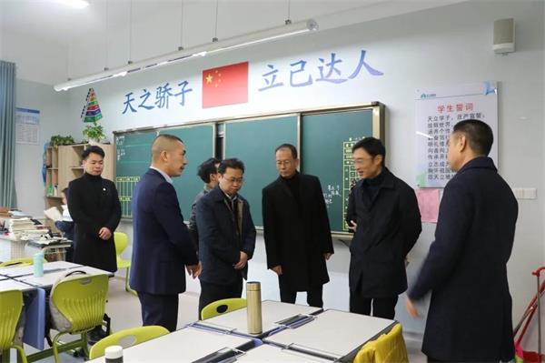 涪陵區(qū)教育考察團一行至瀘州天立國際學(xué)?？疾煺{(diào)研圖片6