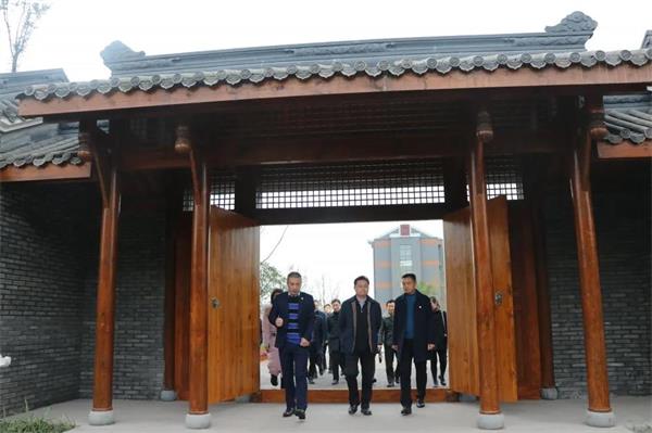 涪陵區(qū)教育考察團一行至瀘州天立國際學(xué)?？疾煺{(diào)研圖片9