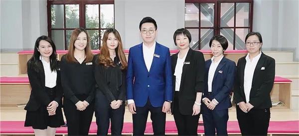 法拉古特專業(yè)升學(xué)指導(dǎo)團(tuán)隊(duì)圖片