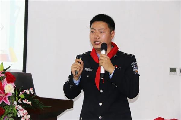 鄭州航空港區(qū)英迪國(guó)際學(xué)校普法進(jìn)校園活動(dòng)圖片4