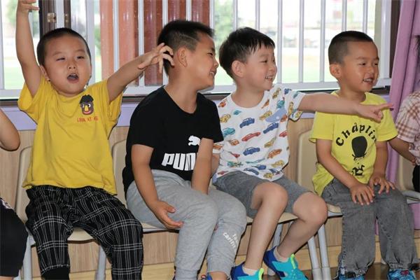 合肥世界外國語學(xué)校學(xué)生圖片
