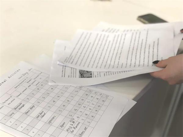 上外賢達(dá)國(guó)際高中英語(yǔ)校報(bào)月刊編輯部例會(huì)圖片4