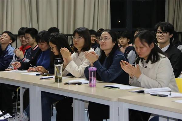 英語演講比賽圖片1