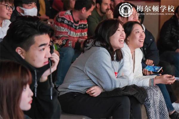 梅爾頓學(xué)?！案卸鞴?jié)暨成人禮”儀式圖片5