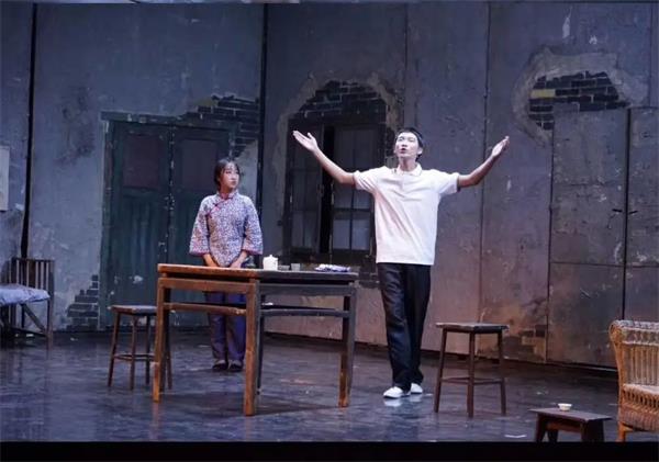 赫揚(yáng)參演戲劇《雷雨》圖片